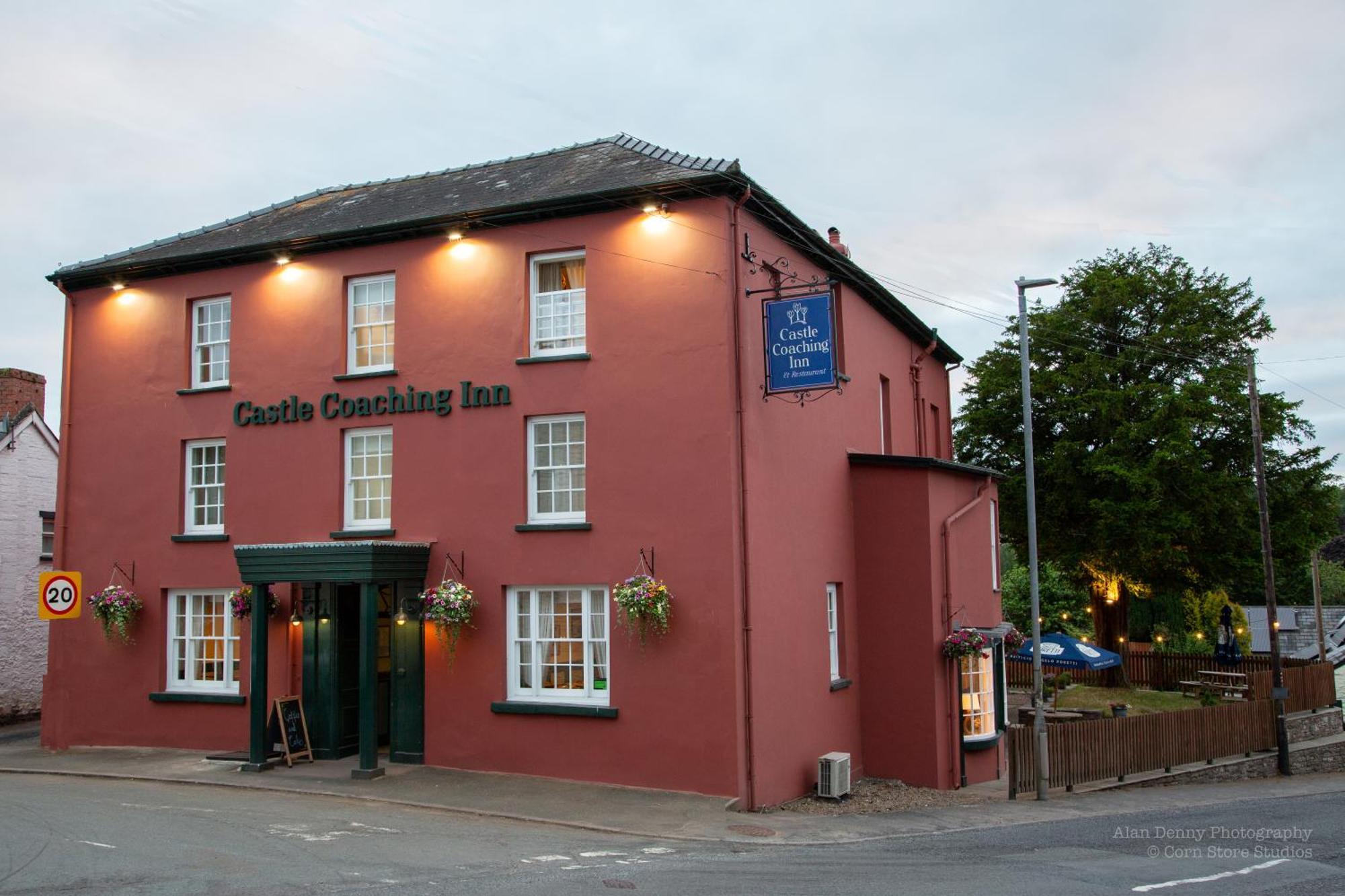 The Castle Coaching Inn Trecastle Екстер'єр фото